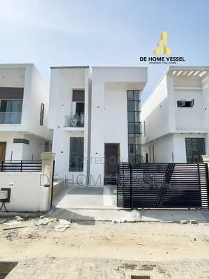 4bdrm Duplex in Chevron for sale