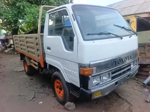 Nigeria Used Toyota Dyna 150 4tyers 3y Petrol Engine