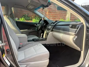 Toyota Camry LE 4dr Sedan (2.5L 4cyl 6A) 2013 Gray