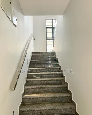 Sleek Glass Railings: Modern Elegance for Any Space