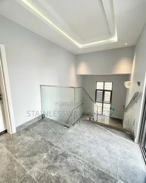 Crystal Clear: Stylish Glass Railings for Safety