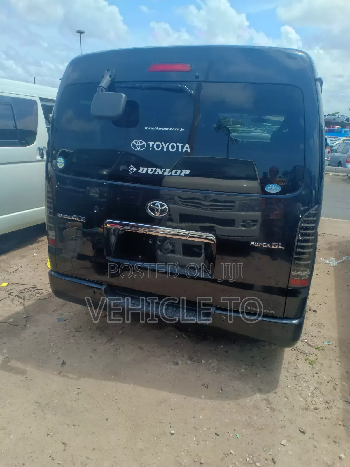 Toyota HiAce 2013 Black