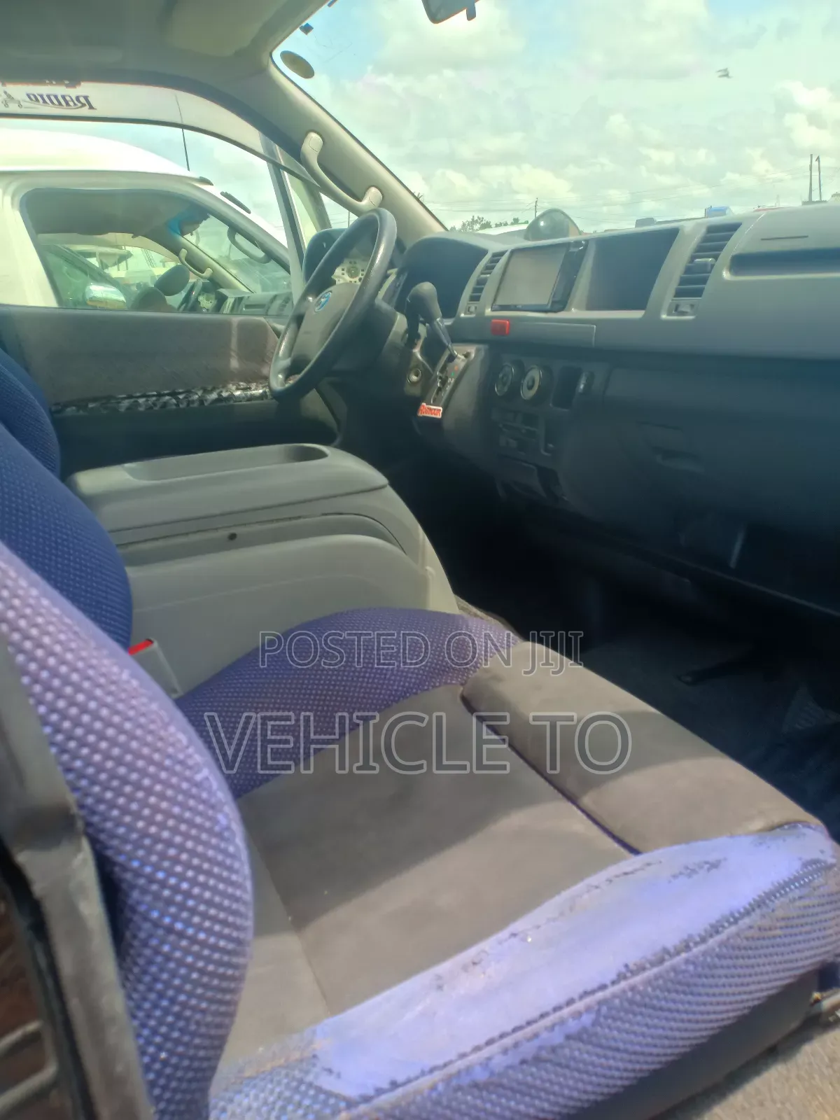 Toyota HiAce 2013 Black