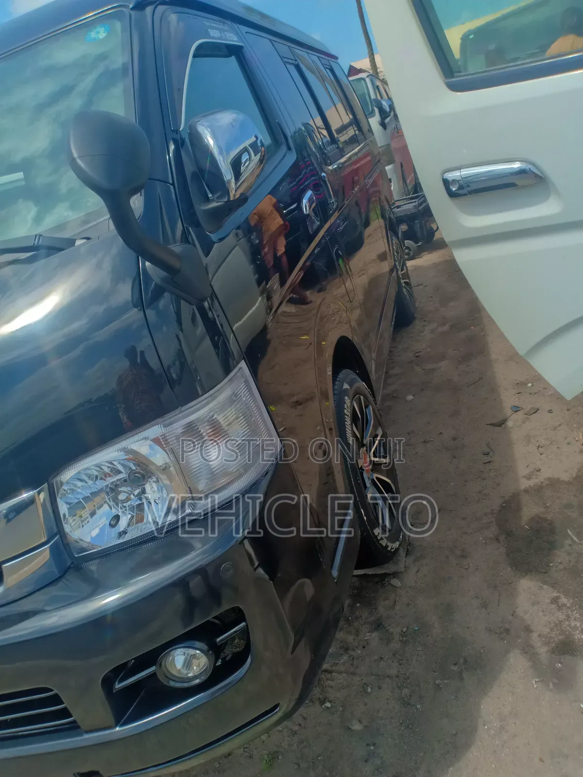 Toyota HiAce 2013 Black