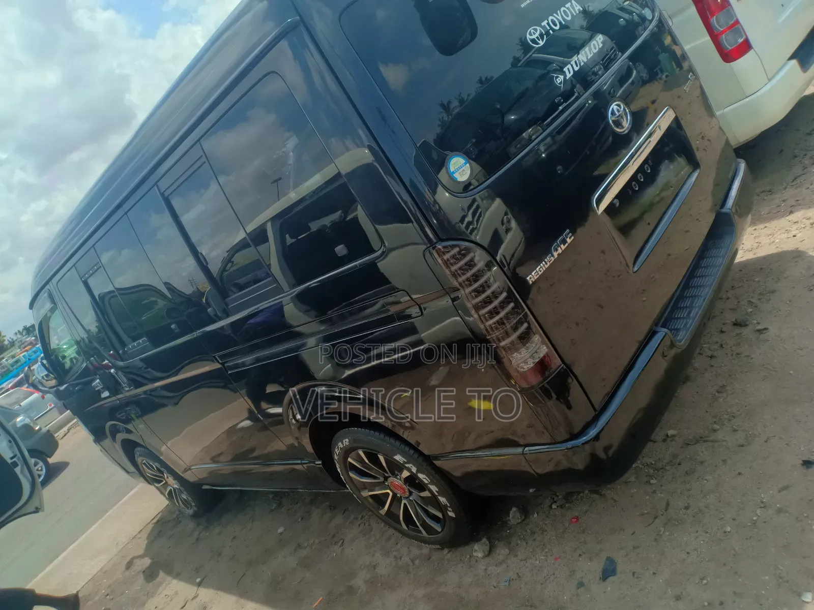 Toyota HiAce 2013 Black