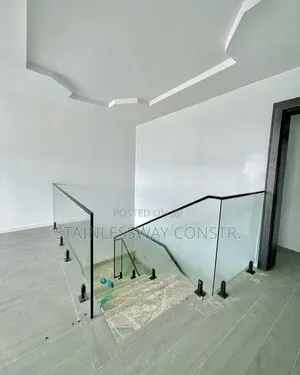 Modern Glass Railings: Redefine Your Space Today