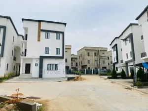 5bdrm House in Kado for sale