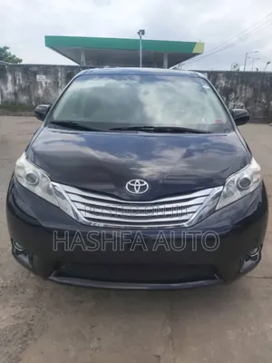 Toyota Sienna XLE FWD 8-Passenger 2013 Black