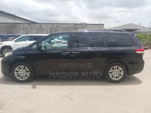 Toyota Sienna XLE FWD 8-Passenger 2013 Black
