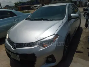 Toyota Corolla S 4dr Sedan (1.8L 4cyl CVT) 2016 Silver
