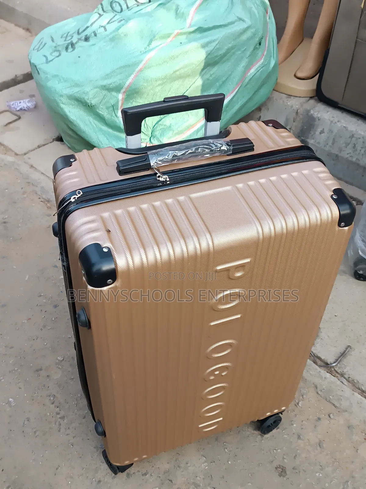 Medium Polo Good Plastic Travelling Luggage Boxes