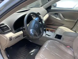 Toyota Camry LE V6 4dr Sedan (3.5L 6cyl 6AM) 2009 Blue