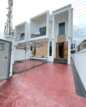 5bdrm Duplex in Chevron for sale