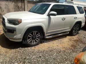 Toyota 4-Runner Limited 4dr SUV (4.0L 6cyl 5A) 2015 White