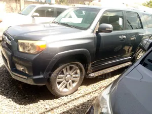 Toyota 4-Runner Limited 4WD 2011 Gray