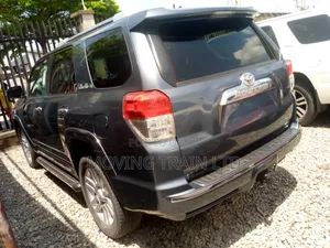 Toyota 4-Runner Limited 4WD 2011 Gray