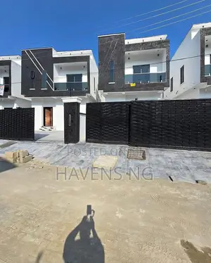 4bdrm Duplex in Lekki Phase 2 for sale
