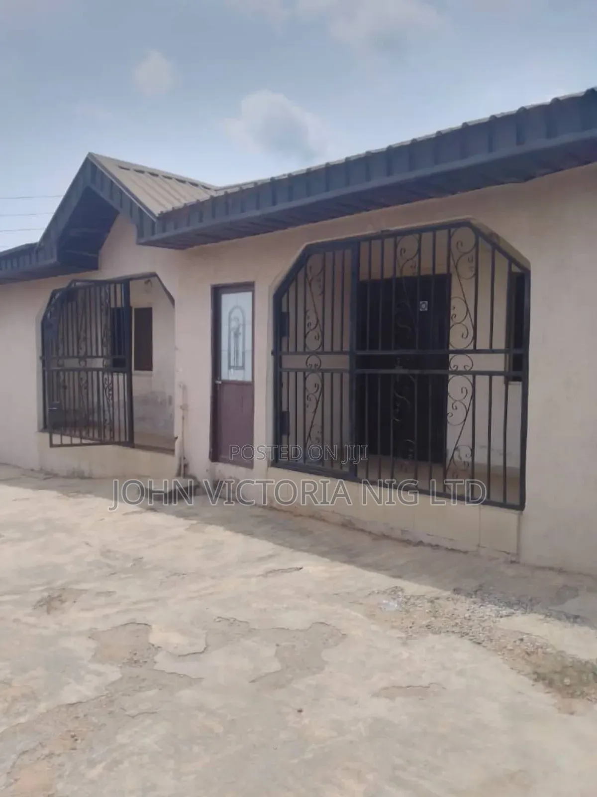 4bdrm Block of Flats in Atitebi Olorunshola, Ayobo for sale