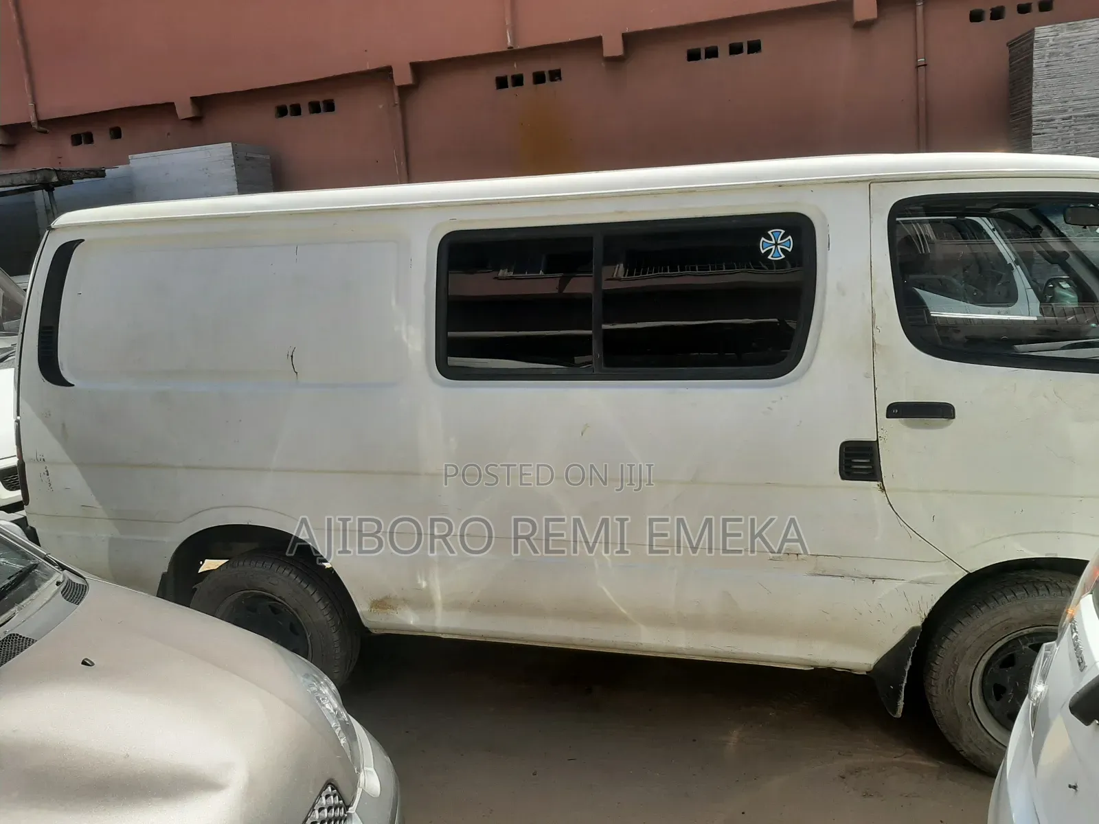 Toyota HiAce 2002 White