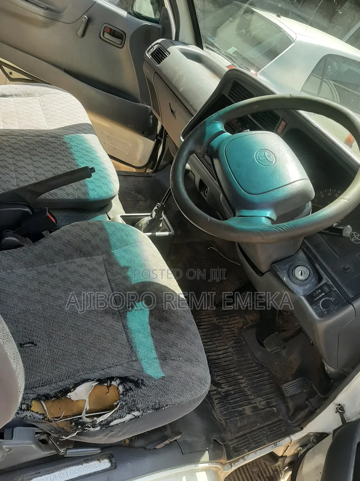 Toyota HiAce 2002 White