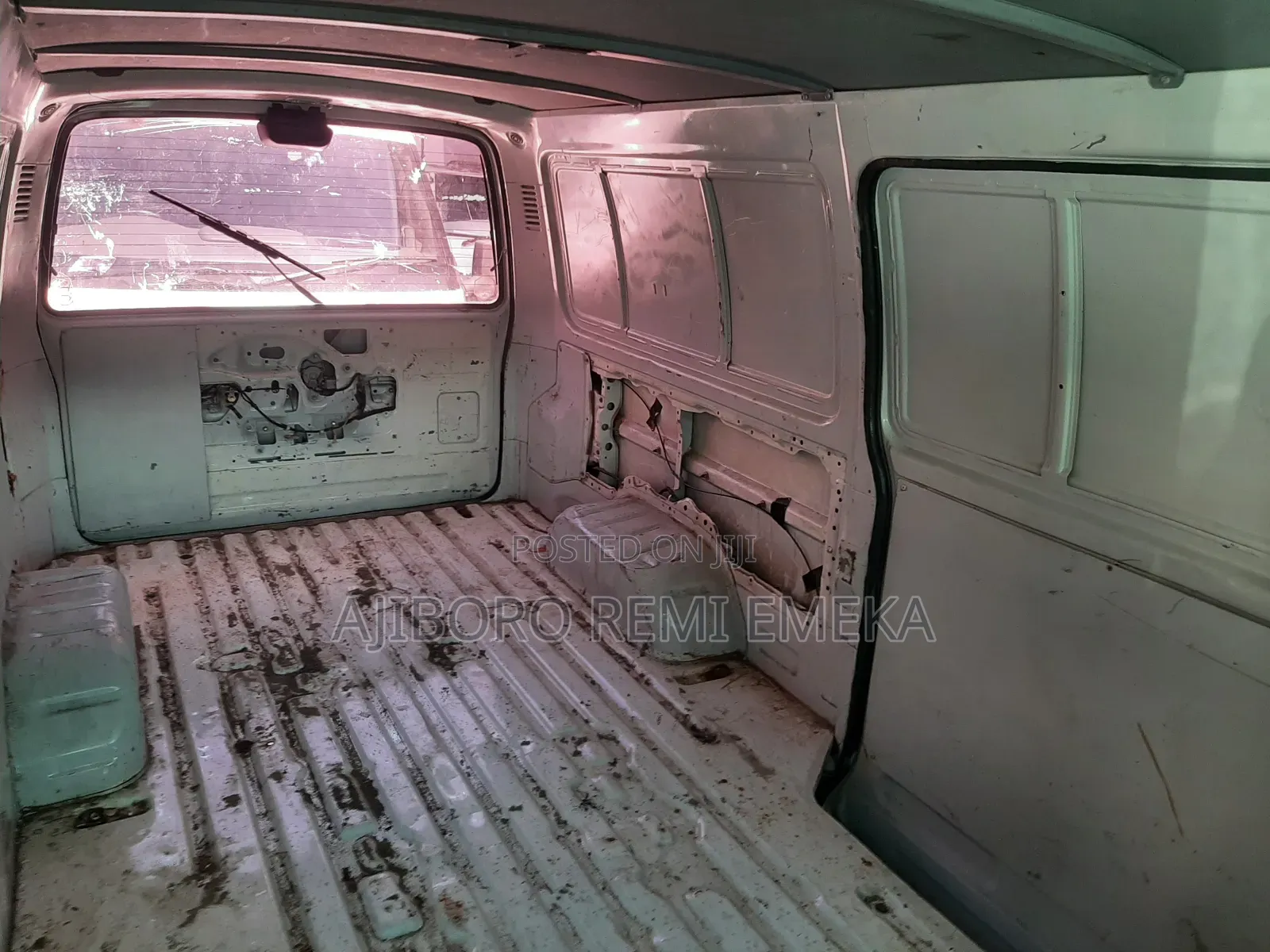 Toyota HiAce 2002 White