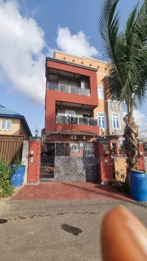 Furnished 2bdrm Block of Flats in Magodo Phase 1 for rent