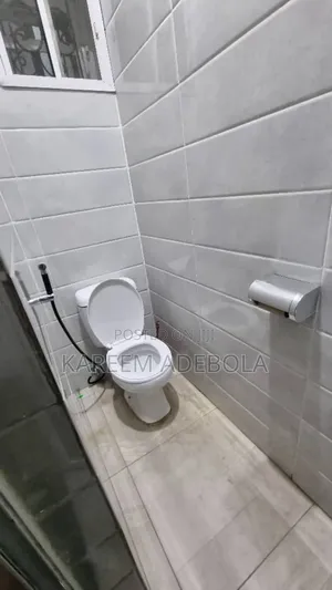 Furnished 2bdrm Block of Flats in Magodo Phase 1 for rent