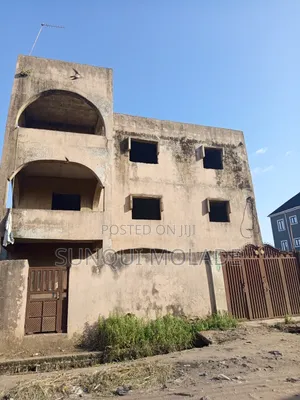 Studio Apartment in Pen Cinema for sale