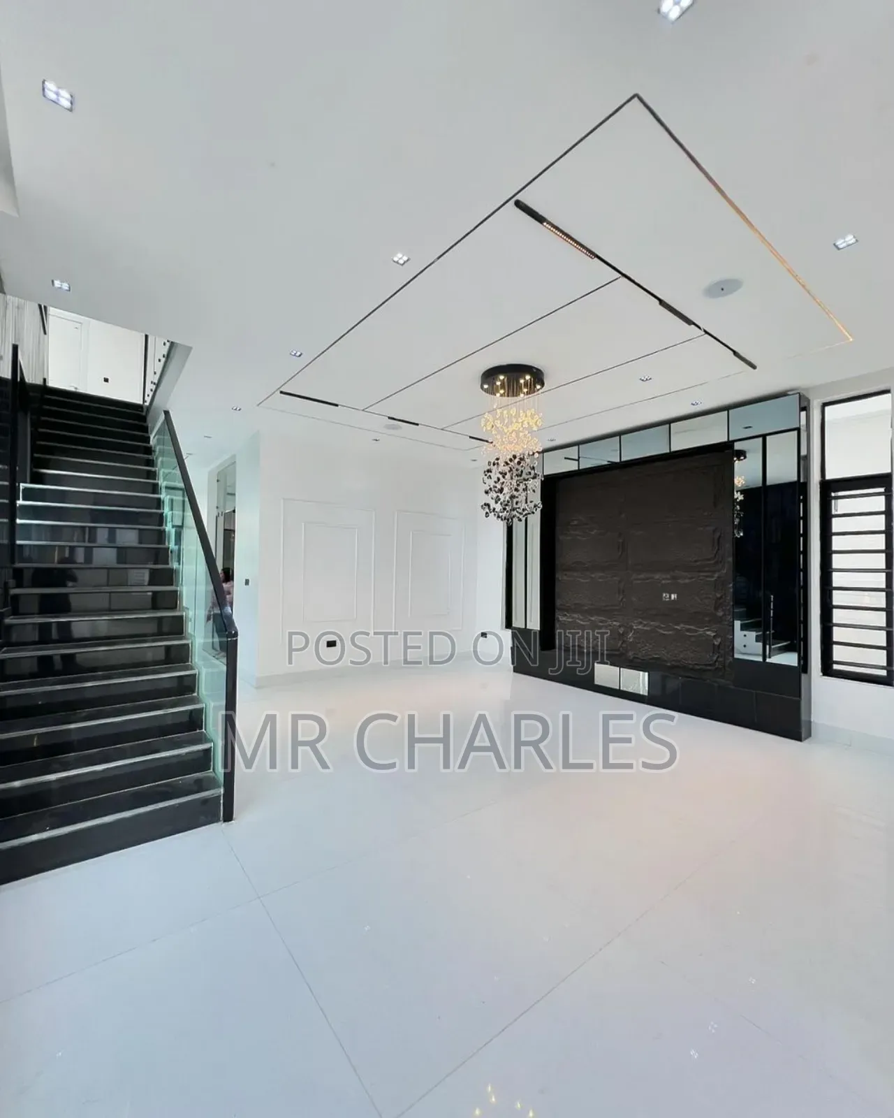 Furnished 5bdrm Duplex in Chevron for sale