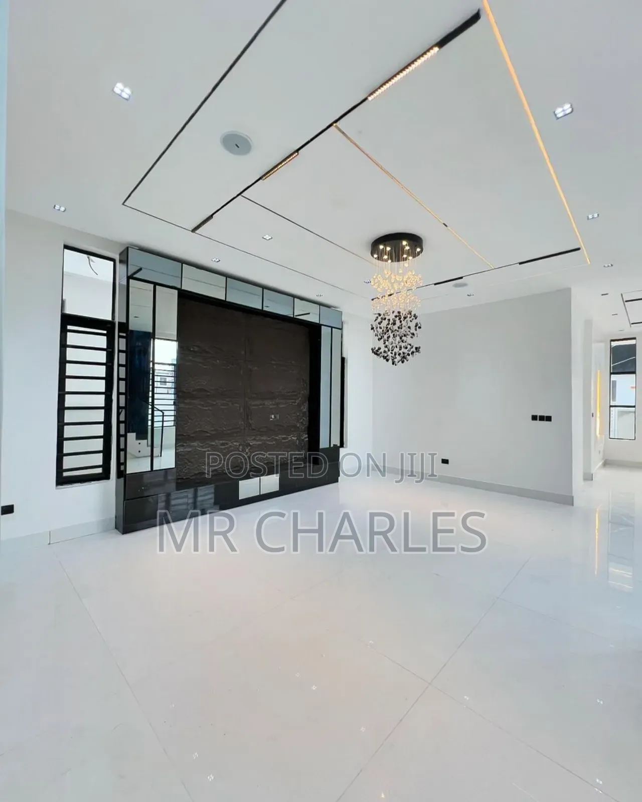 Furnished 5bdrm Duplex in Chevron for sale