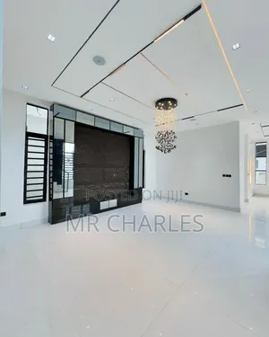 Furnished 5bdrm Duplex in Chevron for sale