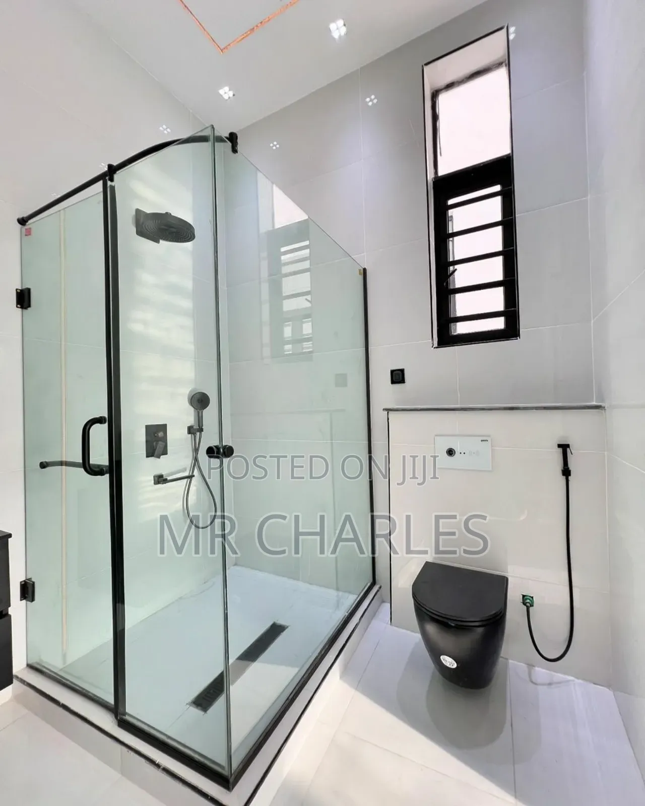Furnished 5bdrm Duplex in Chevron for sale