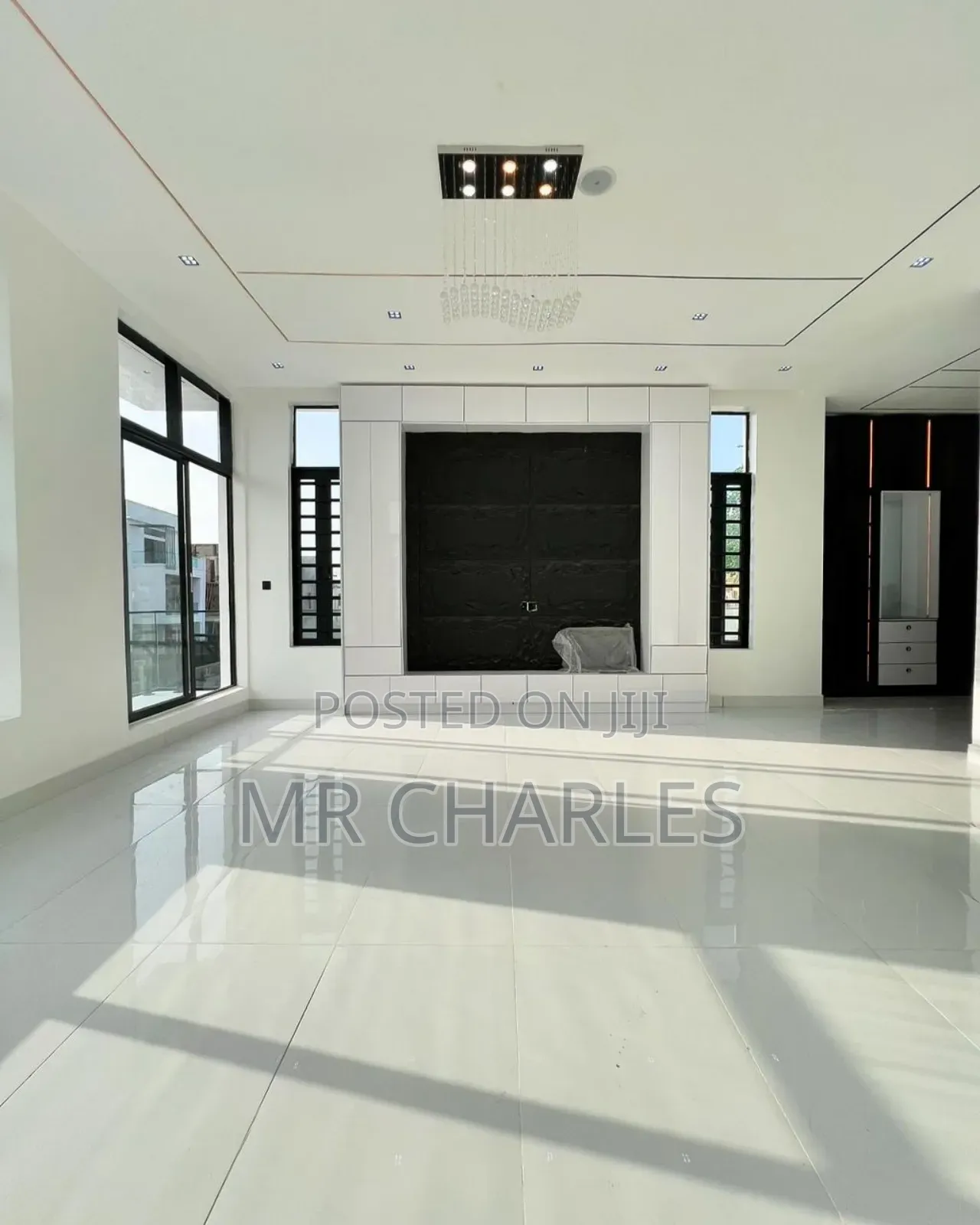 Furnished 5bdrm Duplex in Chevron for sale