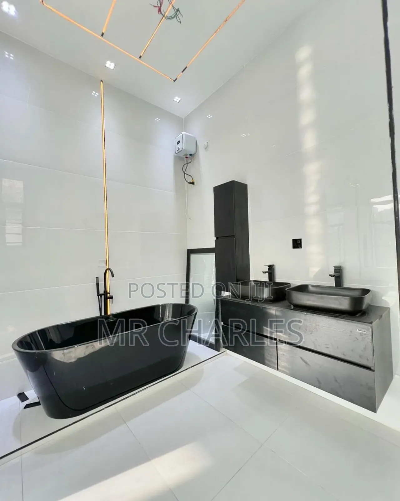 Furnished 5bdrm Duplex in Chevron for sale