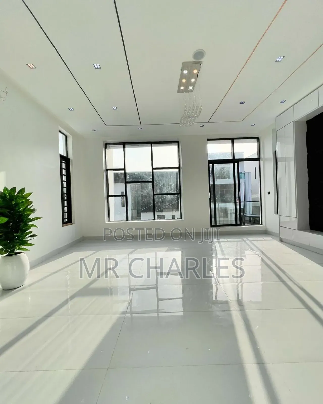 Furnished 5bdrm Duplex in Chevron for sale