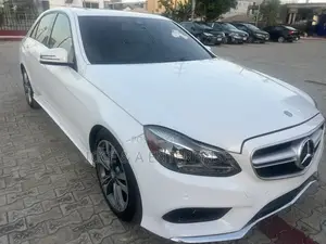 Mercedes-Benz E350 Base 4Matic Sedan AWD (3.5L 6cyl 7A) 2014 White