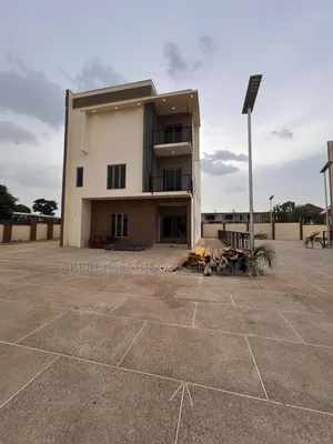 5bdrm House in Kado Abuja for rent
