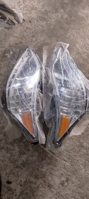 Set Of Head Light For Lexus Es 2015