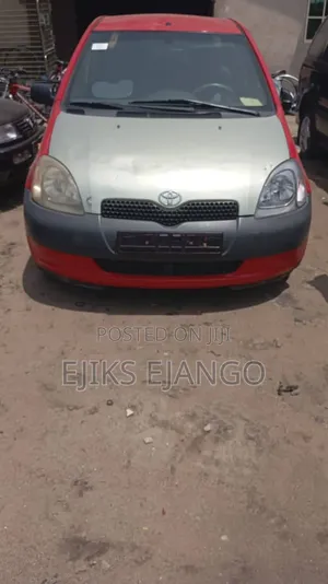 Toyota Yaris 1.5 2000 Red