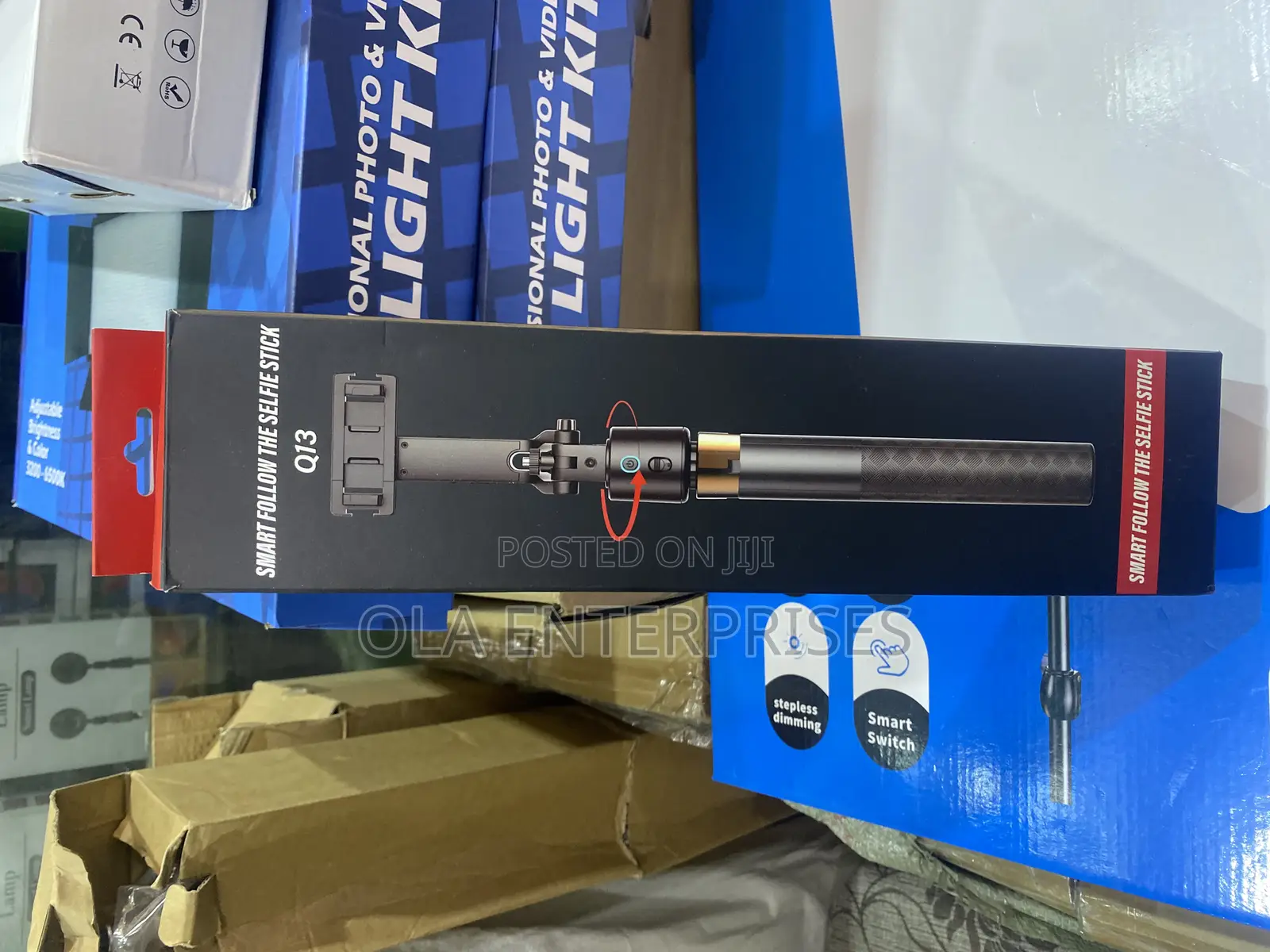Q13 Smart Follow Selfie Stick