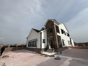 5bdrm Duplex in Lugbe District for sale