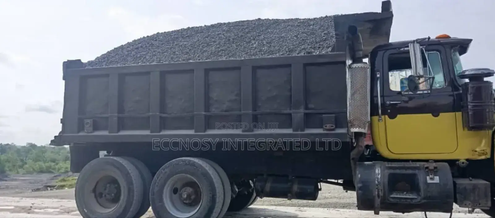 Dark 3⁄4 Stone Chippings