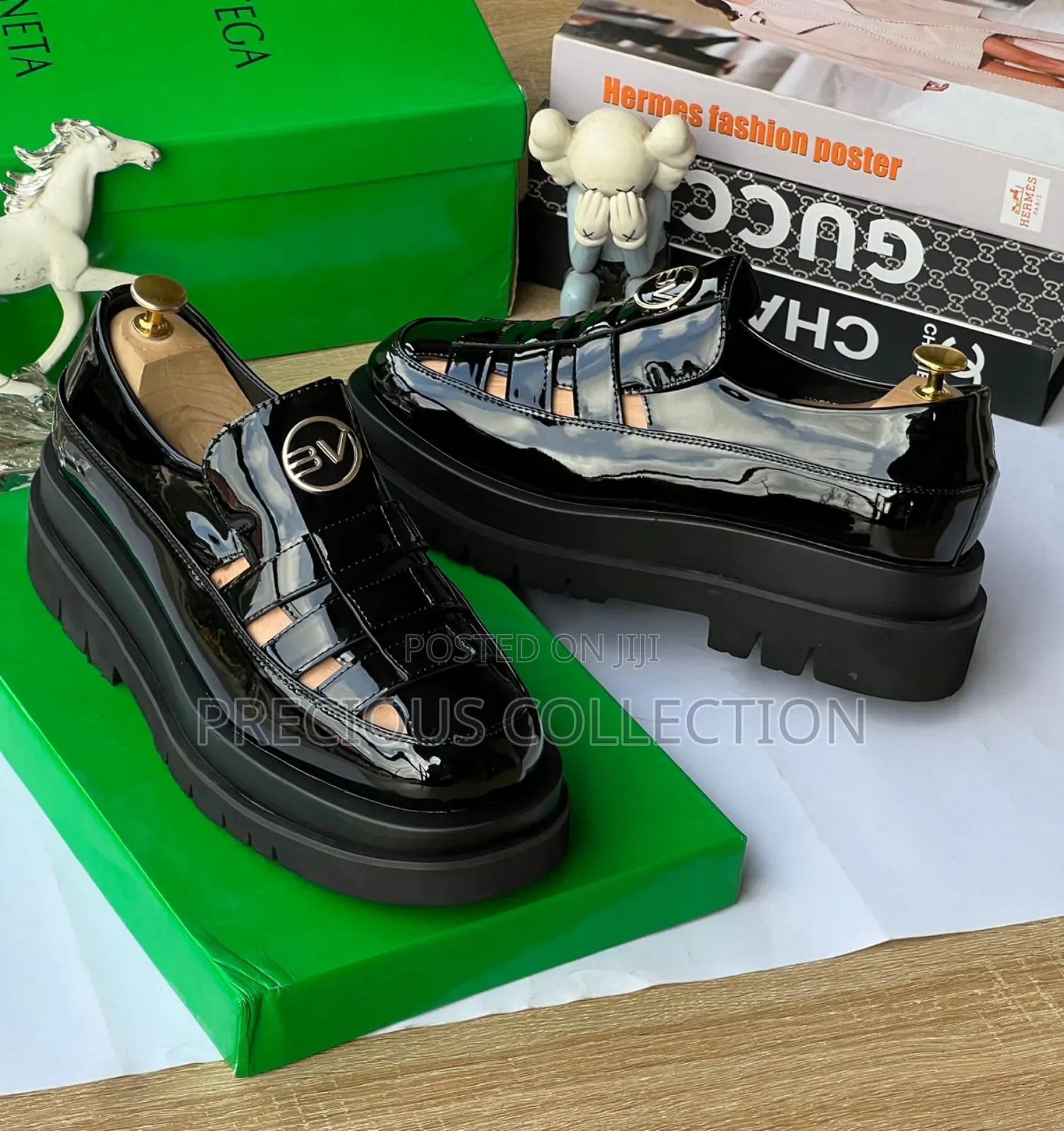 Bottega Double Solid Sole Glossy Leather Vintage Sandal