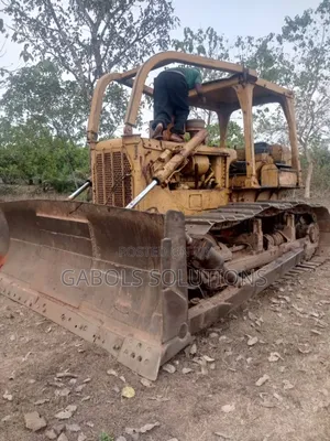 Functional Caterpillar Buldozer D6c Available for Hire