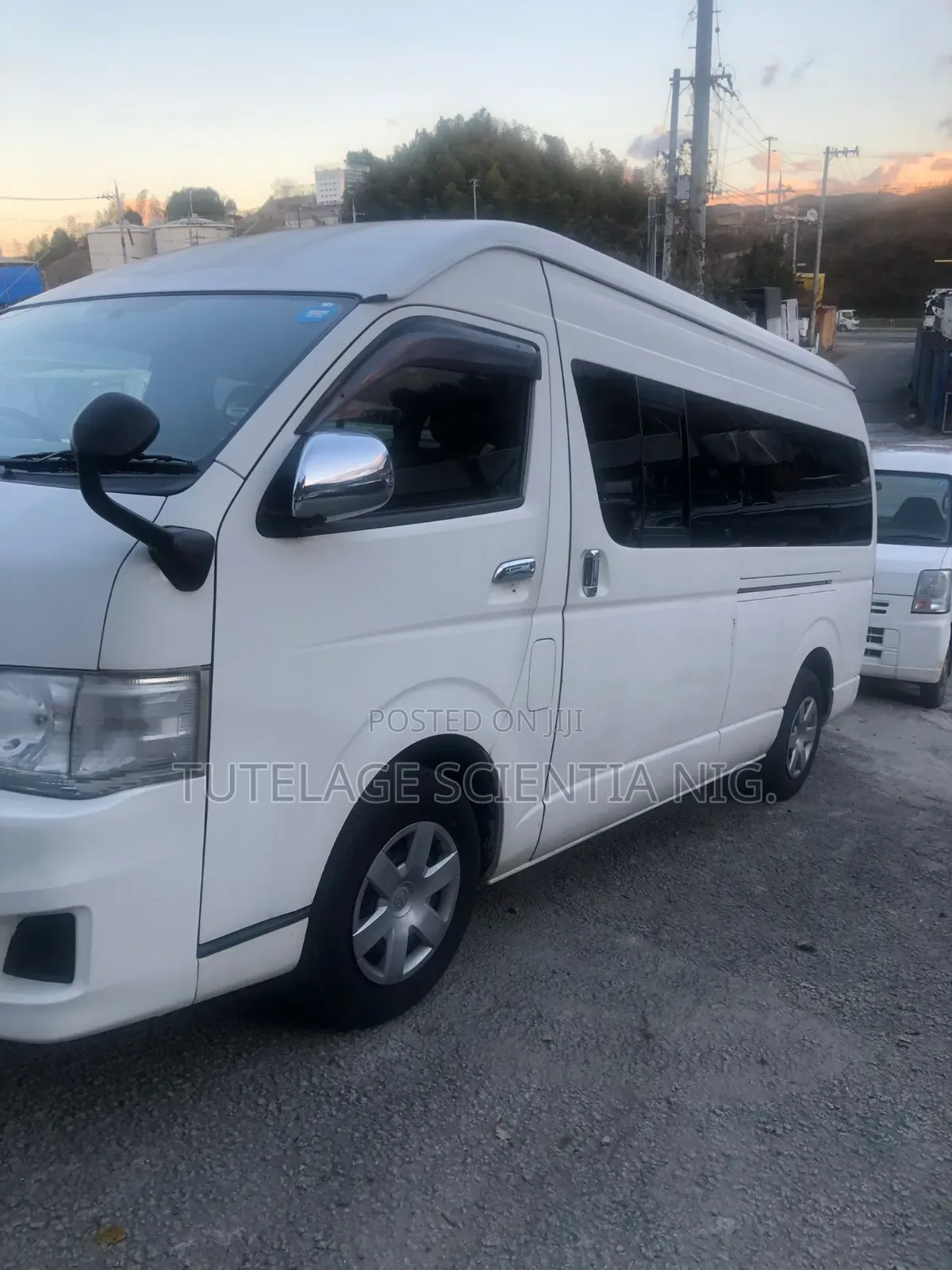 Ac Hummer Buses for Hire