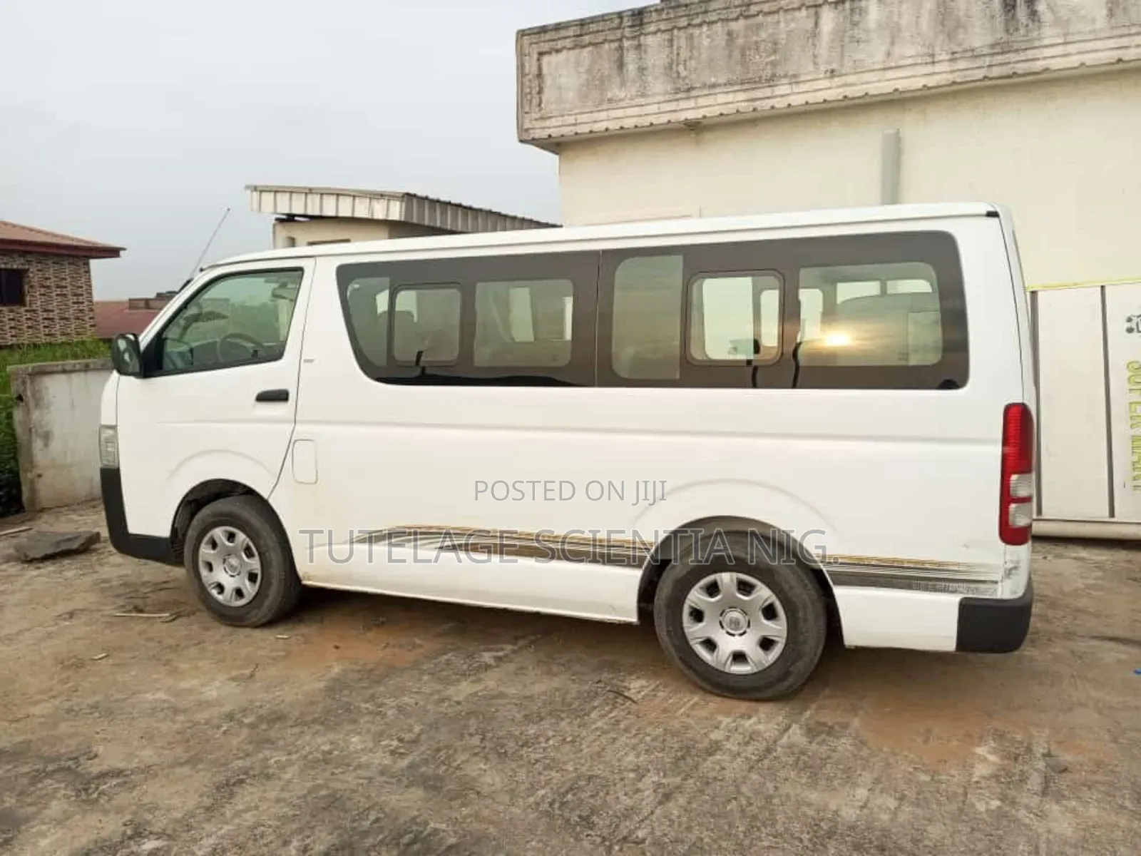 Ac Hummer Buses for Hire