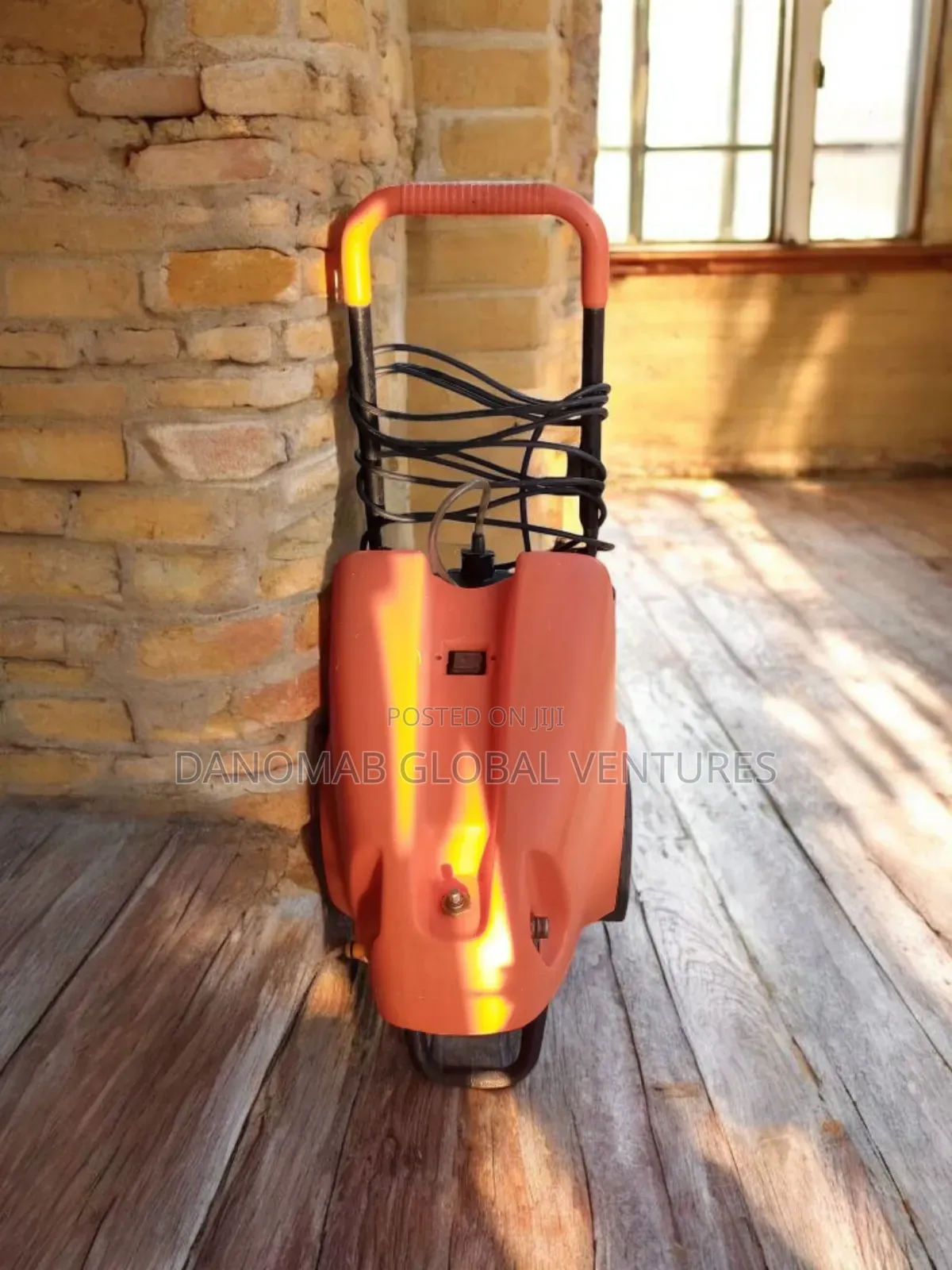Maxi-140 High Pressure Washer With Onboard Soap Tank