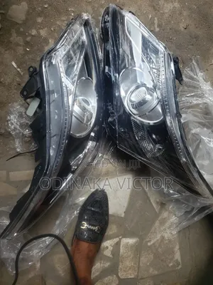 Headlamp Toyota Avensis 2012 Model