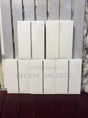 New Apple iPad 9.7 64 GB Gray