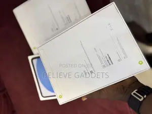 New Apple iPad (2025) 256 GB